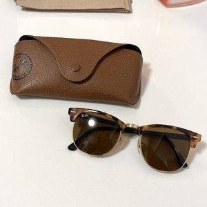 RAY BAN - BRAND NEW CLUBMASTER CLASSIC IN TORTOISE. PERFECT CONDITION.